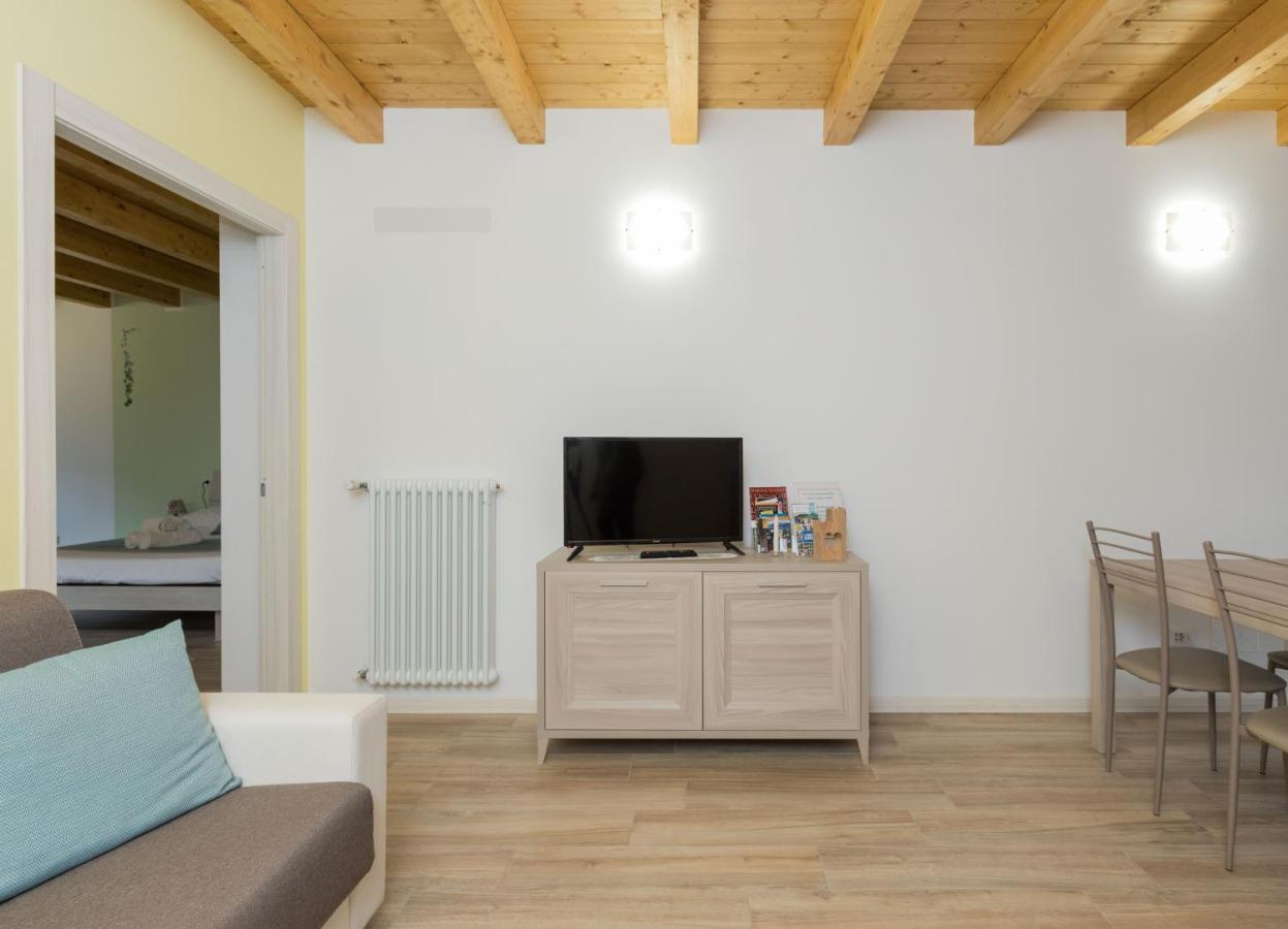 コーリコResidenze Larianeアパートメント エクステリア 写真